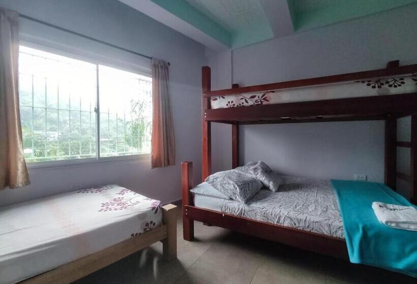 ペンション El Refugio Minca