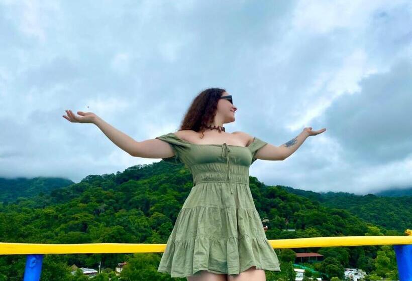 ペンション El Refugio Minca