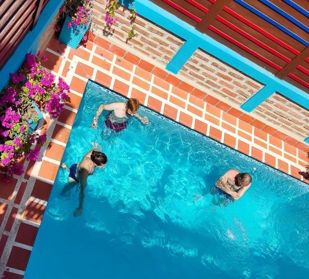 ペンション El Refugio Minca