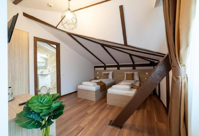 פנסיון Escala Rooms