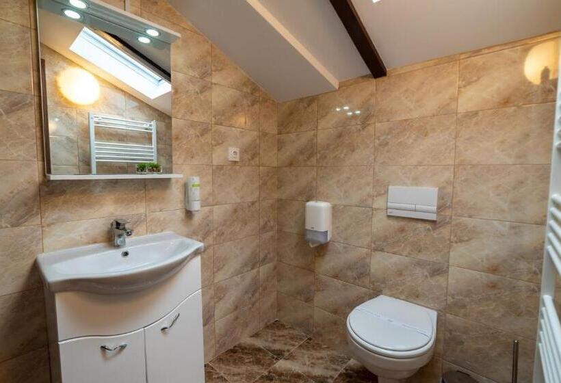 פנסיון Escala Rooms