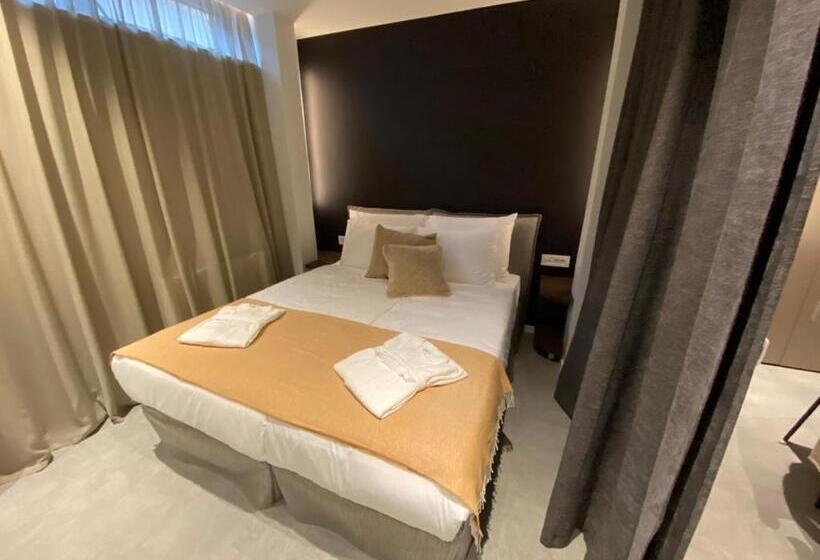 پانسیون Korpa Deli Rooms Spa