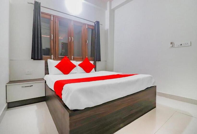 بنسيون Rajlakshmi Guest House