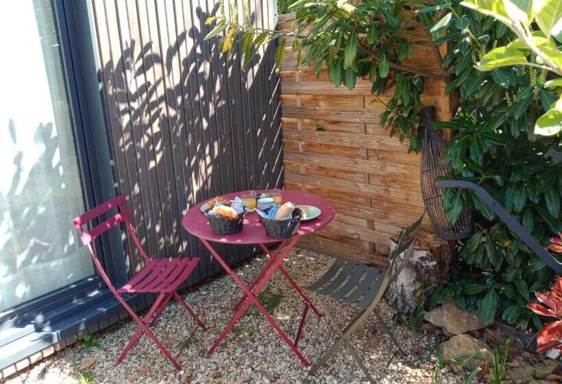פנסיון Studio De Jardin Le Temps D Une Pause Jusqu à 4 Personnes En Face Du Beaujolais   Climatisation Et B