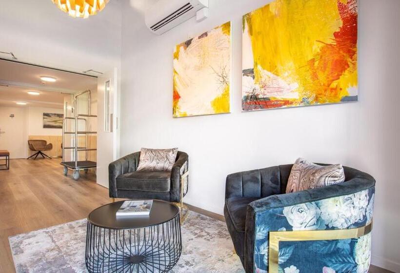 Sojourn Apartment Hotel   Riddiford