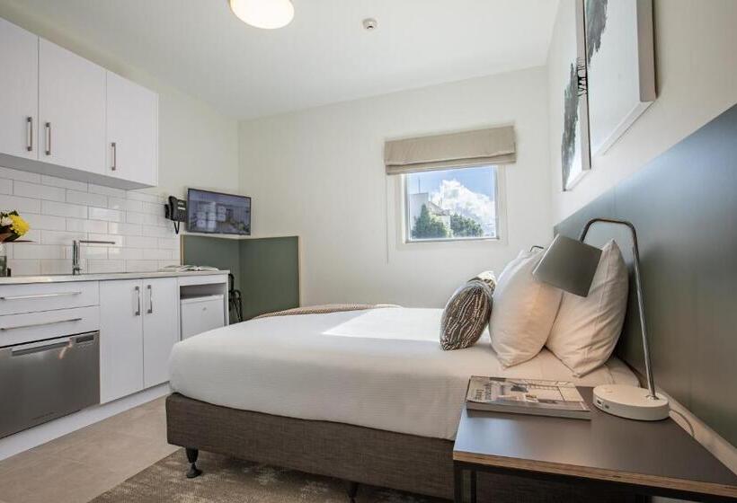 Sojourn Apartment Hotel   Riddiford