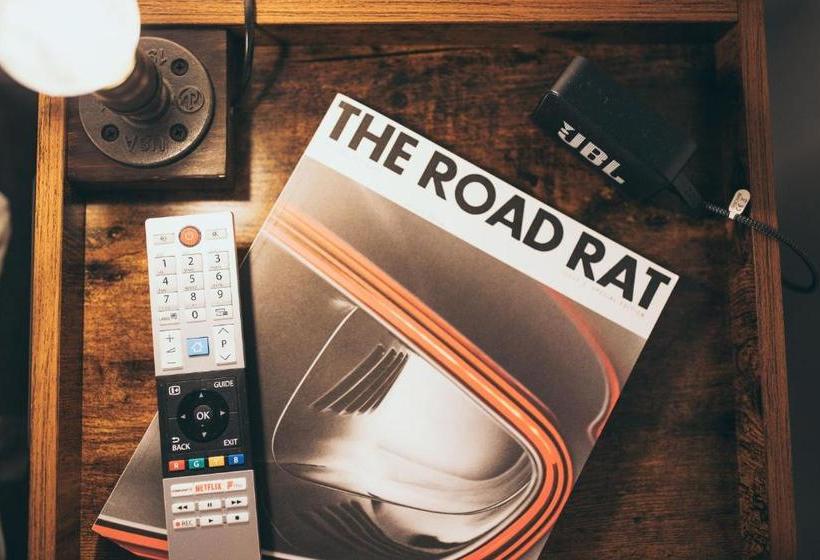 הוסטל Caffeine&machine