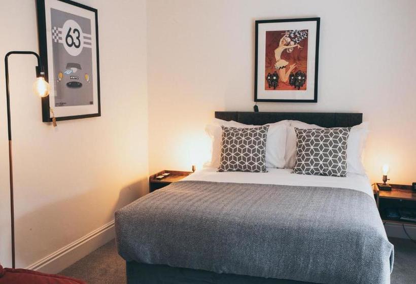 הוסטל Caffeine&machine