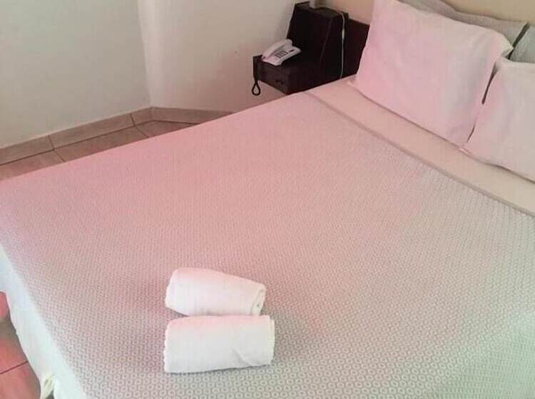 Binder Hotel Mogi Guaçu