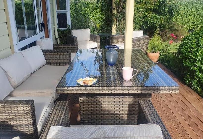 Century House B & B Flatlette