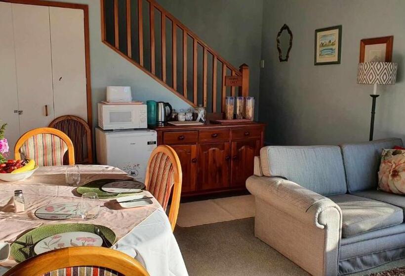 Century House B & B Flatlette