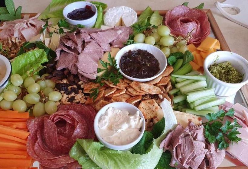 Century House B & B Flatlette