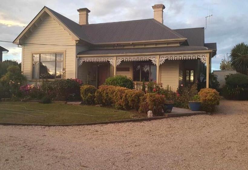 Century House B & B Flatlette