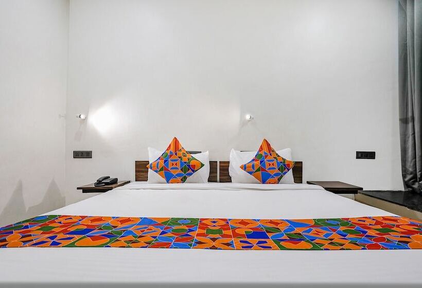 Fabhotel Lotus I