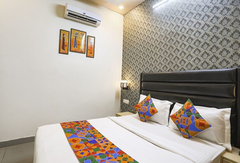 Fabhotel The Diamond