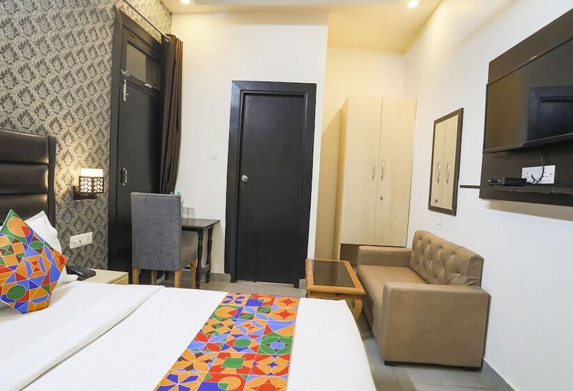 Fabhotel The Diamond