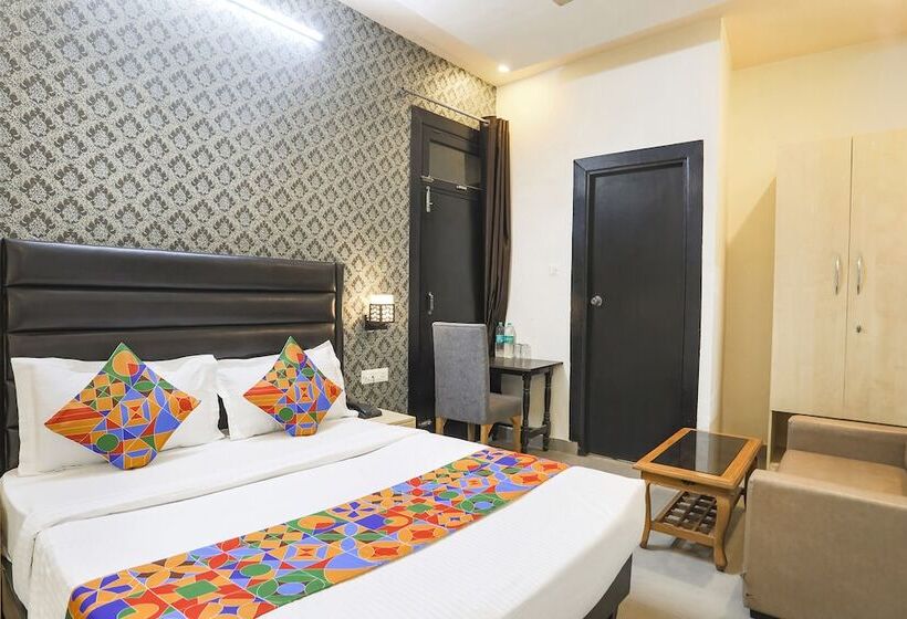 Fabhotel The Diamond