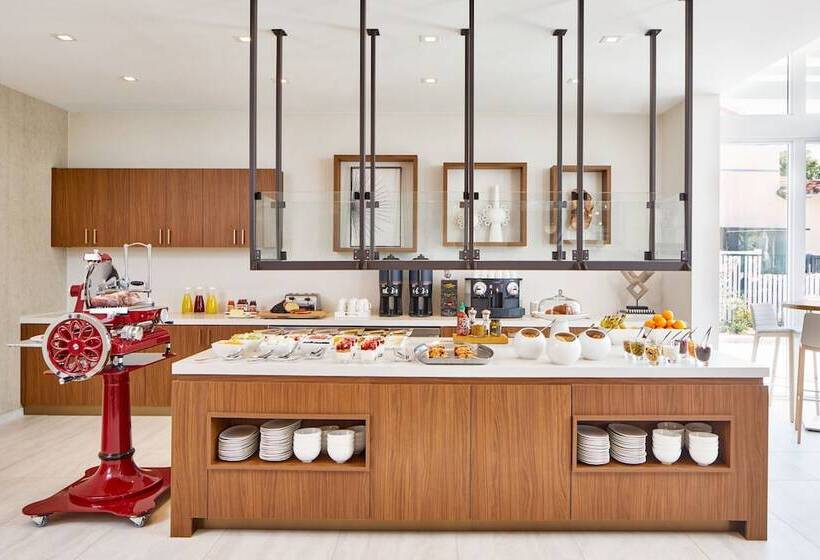 Ac Hotel By Marriott Fort Lauderdale Beach