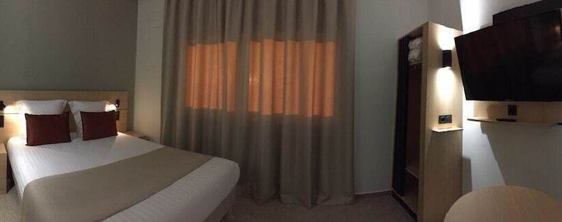 Отель Akena Troyes La Chapelle Stluc