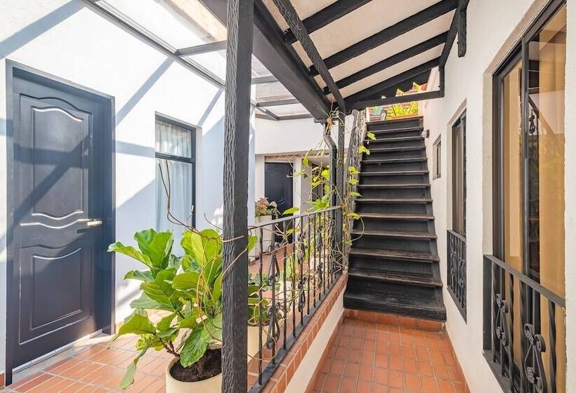 هتل Casa Santafe   Coliving