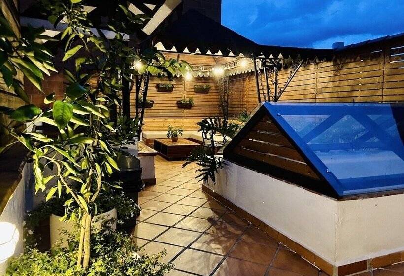فندق Casa Santafe   Coliving