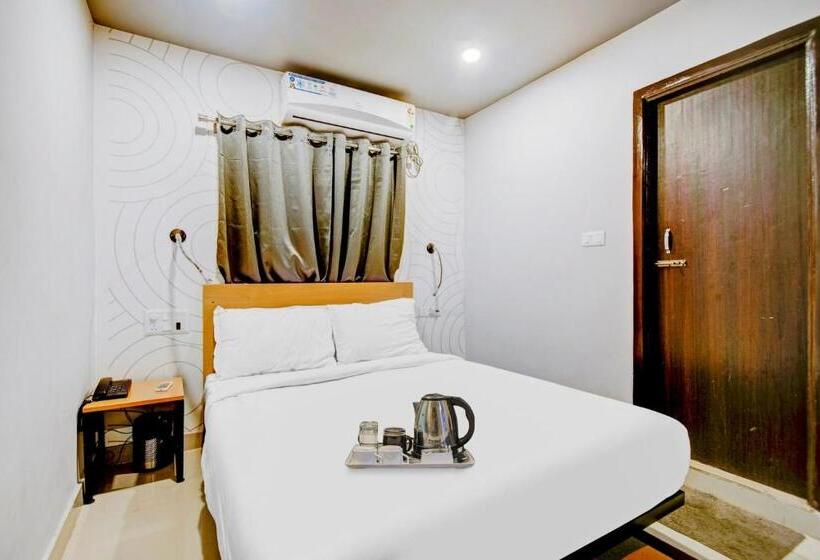 هتل Townhouse Volga Homes