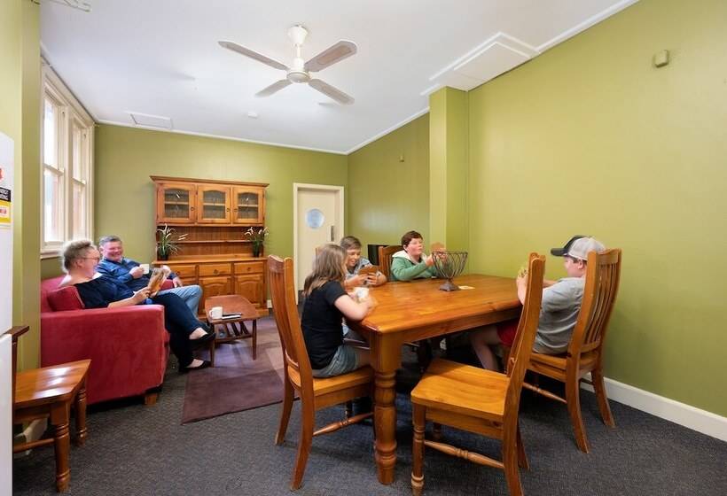 בית מלון כפרי Commercial Travellers House