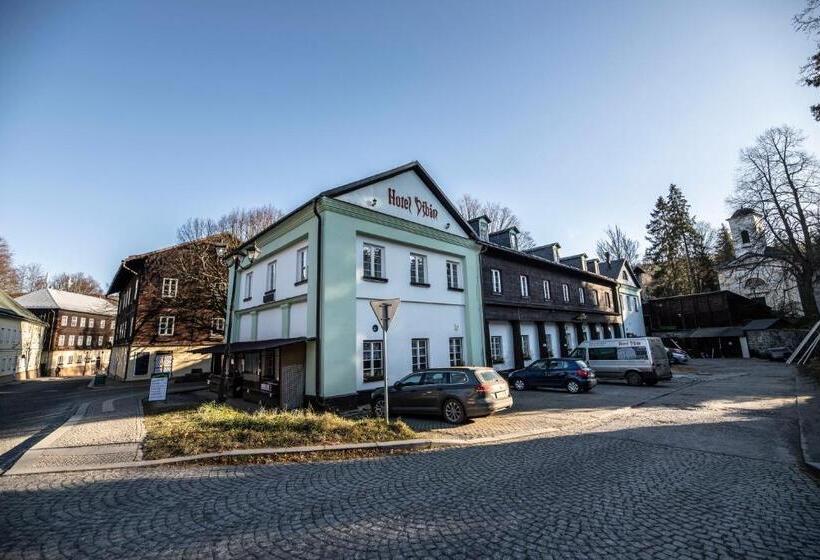 בית מלון כפרי Džbán