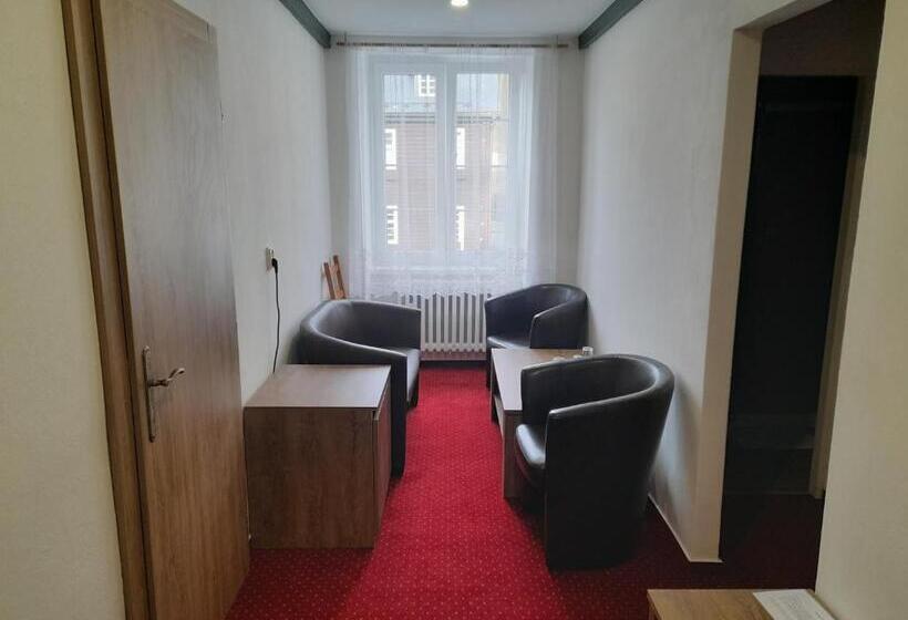 בית מלון כפרי Džbán