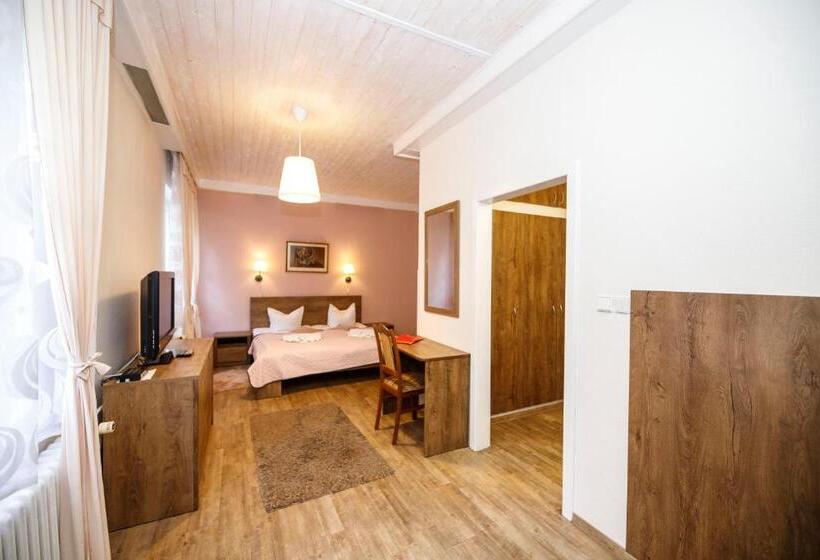 בית מלון כפרי Džbán