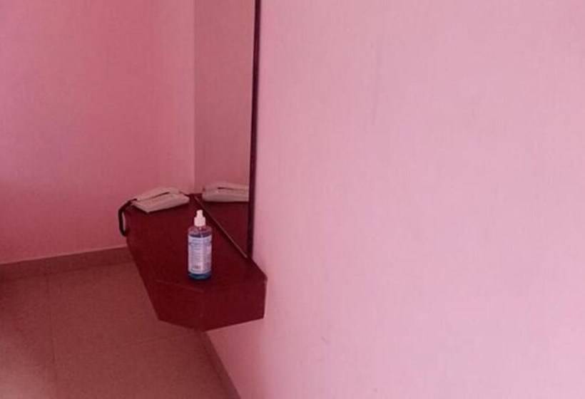 Отель Fabexpress Corner Stone