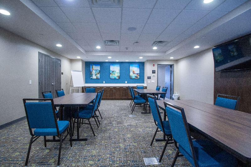فندق Hampton Inn & Suites North Attleboro