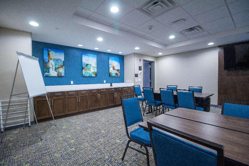فندق Hampton Inn & Suites North Attleboro