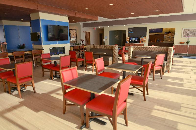 هتل Holiday Inn Express & Suites Onalaska La Crosse Area By Ihg
