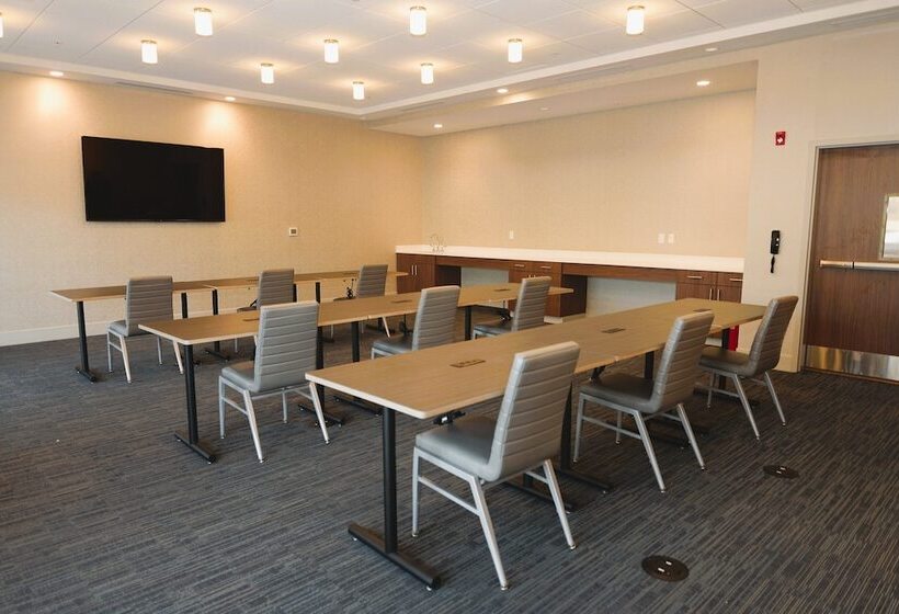 هتل Holiday Inn Express & Suites Onalaska La Crosse Area By Ihg