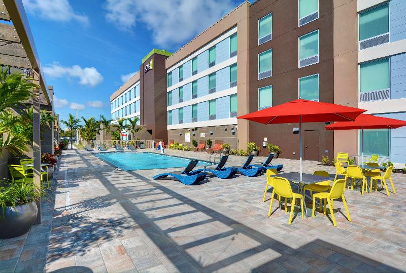 Отель Home2 Suites By Hilton Fort Myers Colonial Blvd