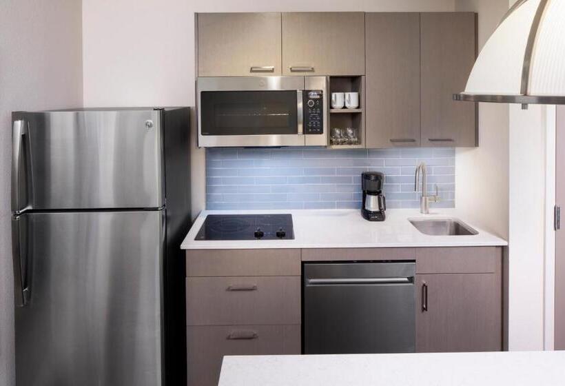 בית מלון כפרי Hyatt House Tallahassee Capitol University