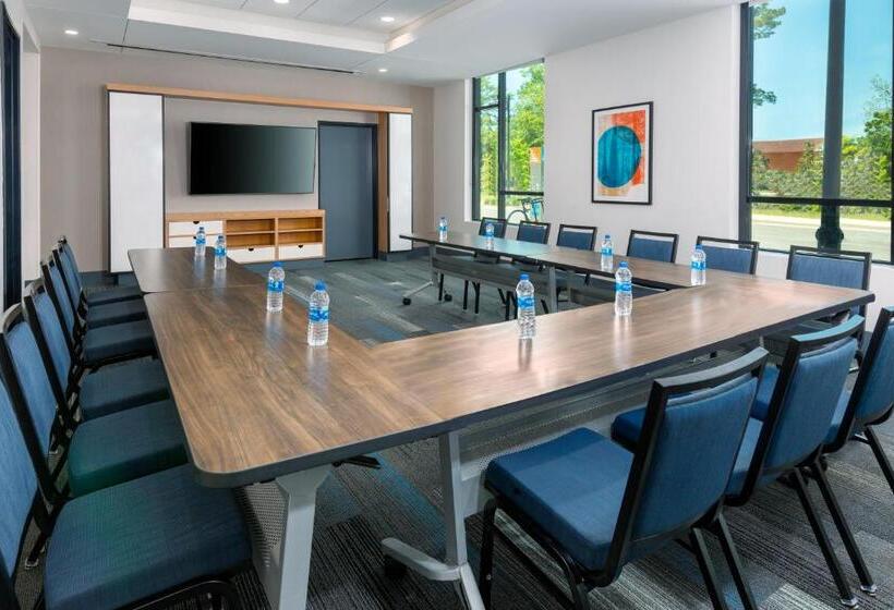 בית מלון כפרי Hyatt House Tallahassee Capitol University