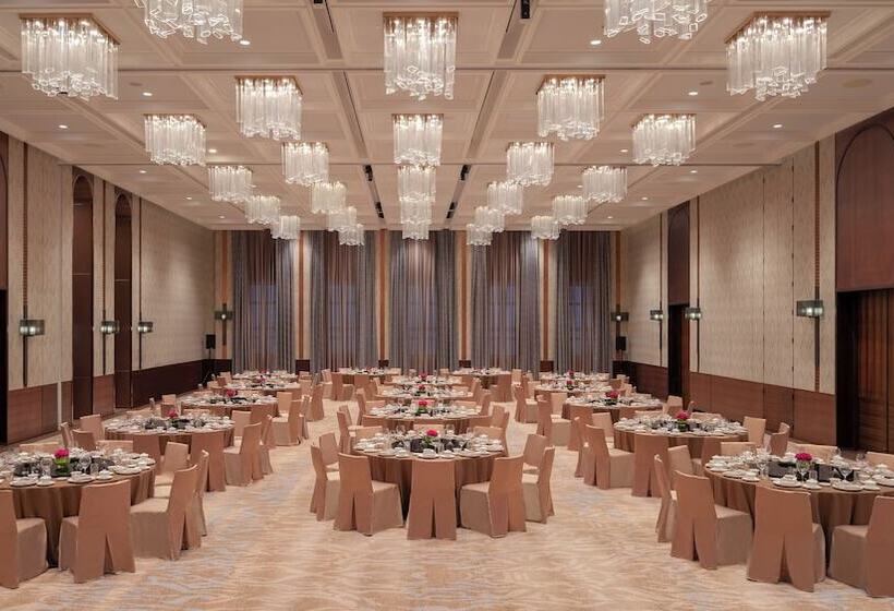 בית מלון כפרי Hyatt Regency Phnom Penh