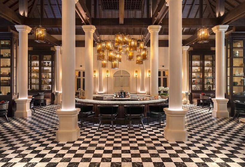 בית מלון כפרי Hyatt Regency Phnom Penh