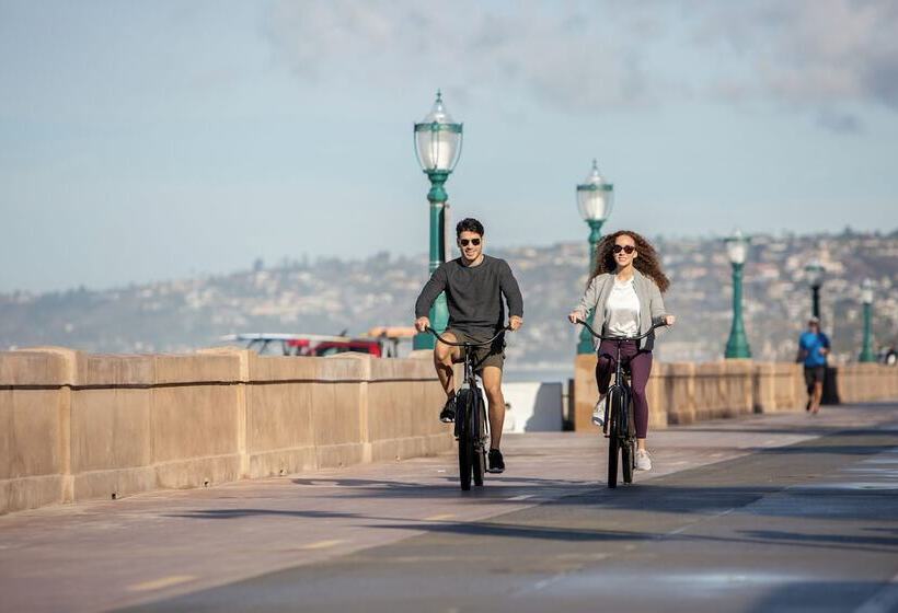 בית מלון כפרי Hyatt Regency Phnom Penh