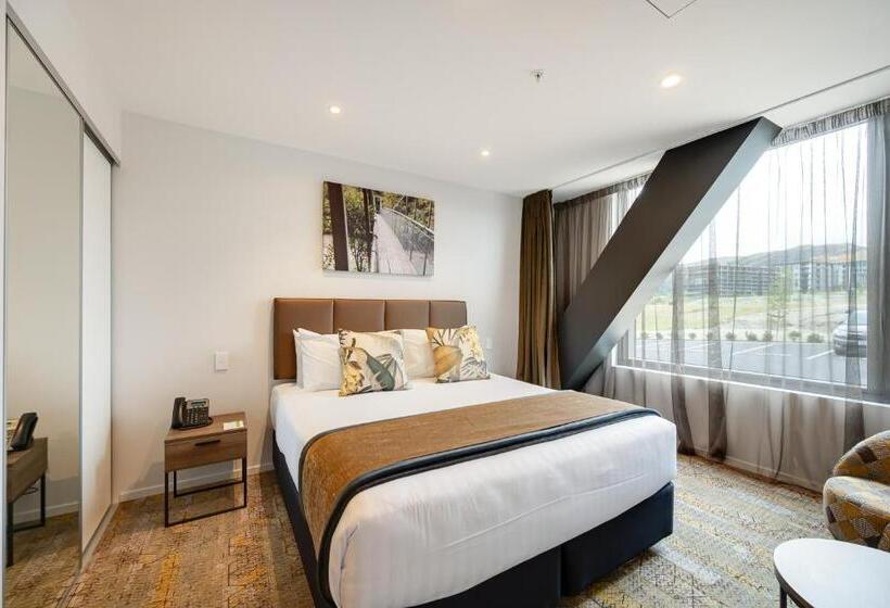 هتل La Quinta By Wyndham Remarkables Park Queenstown
