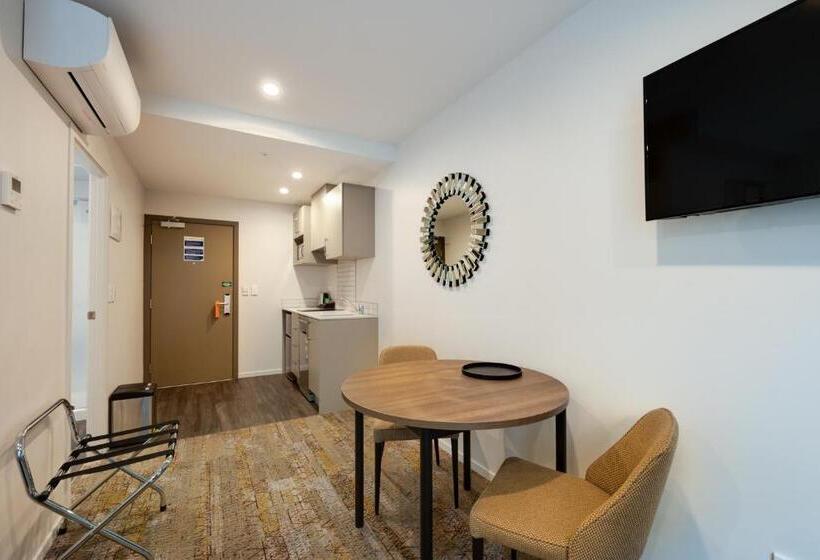 هتل La Quinta By Wyndham Remarkables Park Queenstown