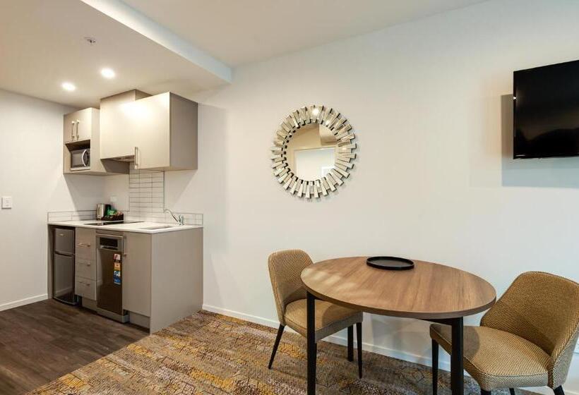 هتل La Quinta By Wyndham Remarkables Park Queenstown