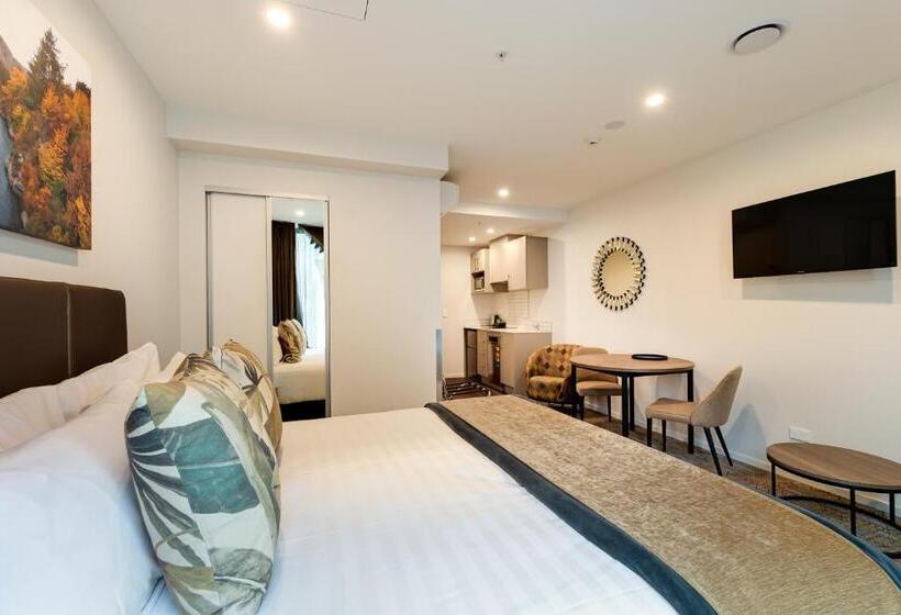 هتل La Quinta By Wyndham Remarkables Park Queenstown