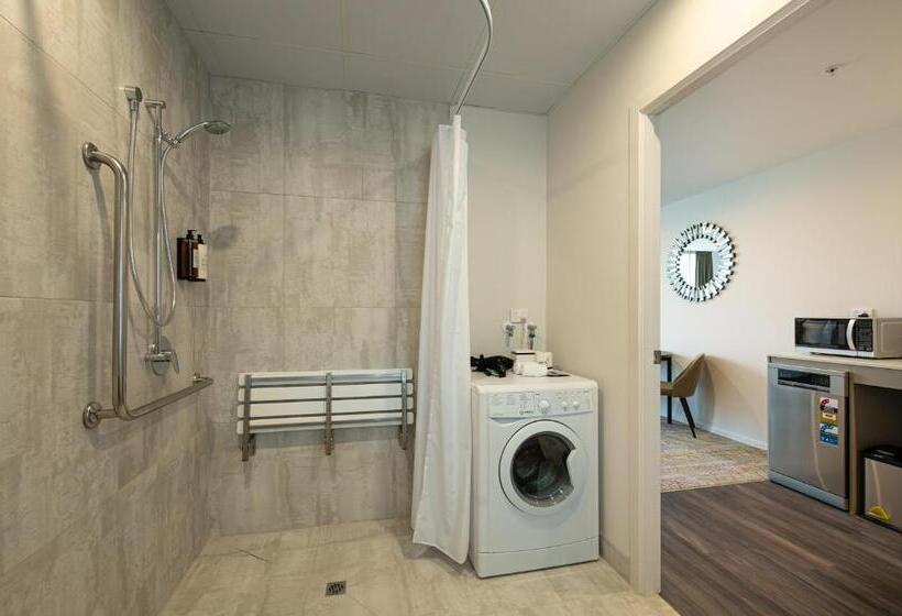 هتل La Quinta By Wyndham Remarkables Park Queenstown