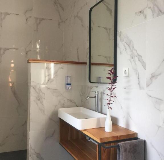 בית מלון כפרי Le Chien Rouge