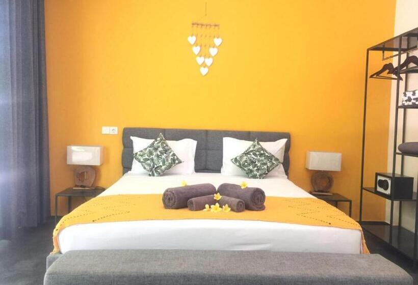 בית מלון כפרי Le Chien Rouge