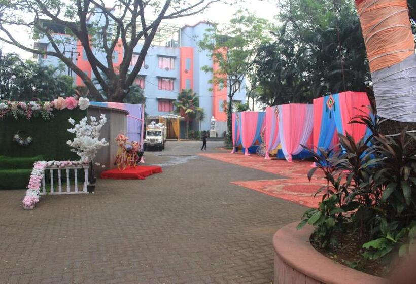 בית מלון כפרי Monteria Resort