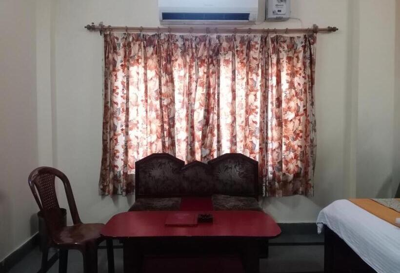 Отель Mrignayani